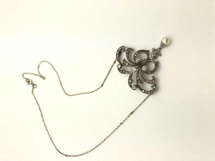 900 Liberty Pendant Necklace