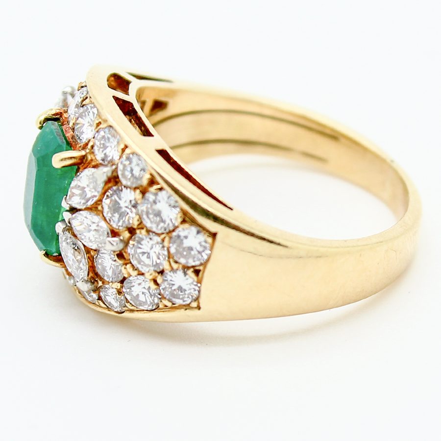 Anello Vintage con Smeraldo e Diamanti
