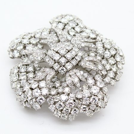 Spilla anni '60 in platino a forma di fiore con diamanti taglio brillante