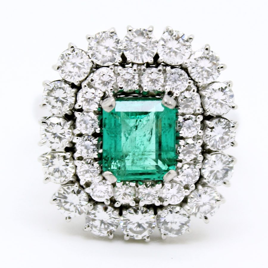 Anello anni '60 in oro bianco smeraldo e doppio giro di diamanti