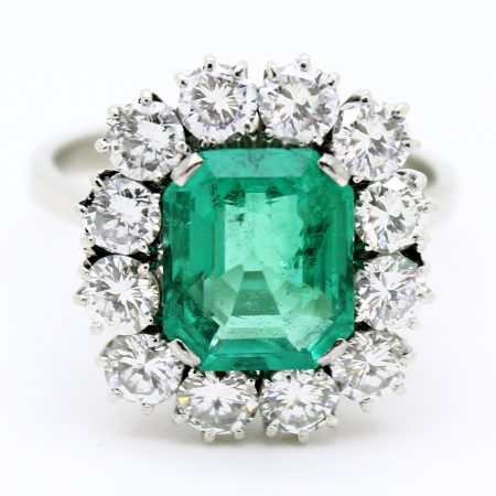 Anello anni '60 in oro bianco smeraldo e diamanti